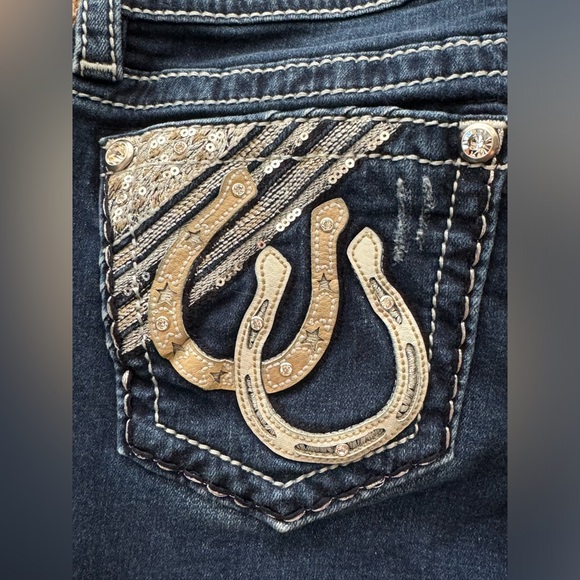 Like New Miss Me Low Rise Boot Stretch Jeans size 26 - Picture 6 of 12